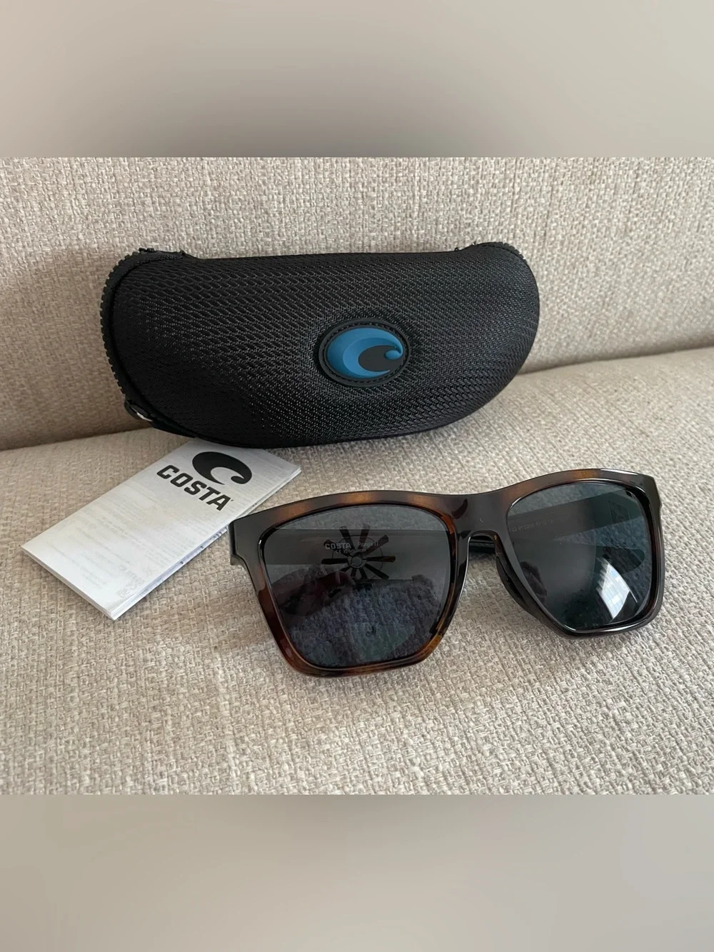 Costa Polarized Panga ii gold tuna alley 580g Tortoise Frame with Black Lenses